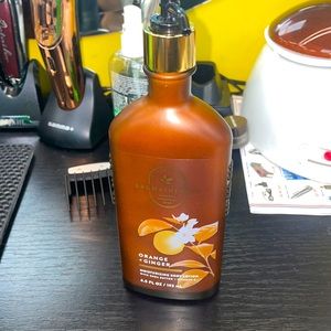 Moisturizing body lotion BATH AND BODY WORKS